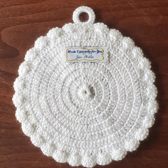 Beautiful Hand Crochet Pot Holder Like New Never Used Pink Purple White - Picture 2 of 3